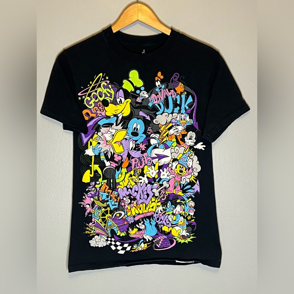 Disney Disneyland Graphic T Shirt Unisex Adult size Small